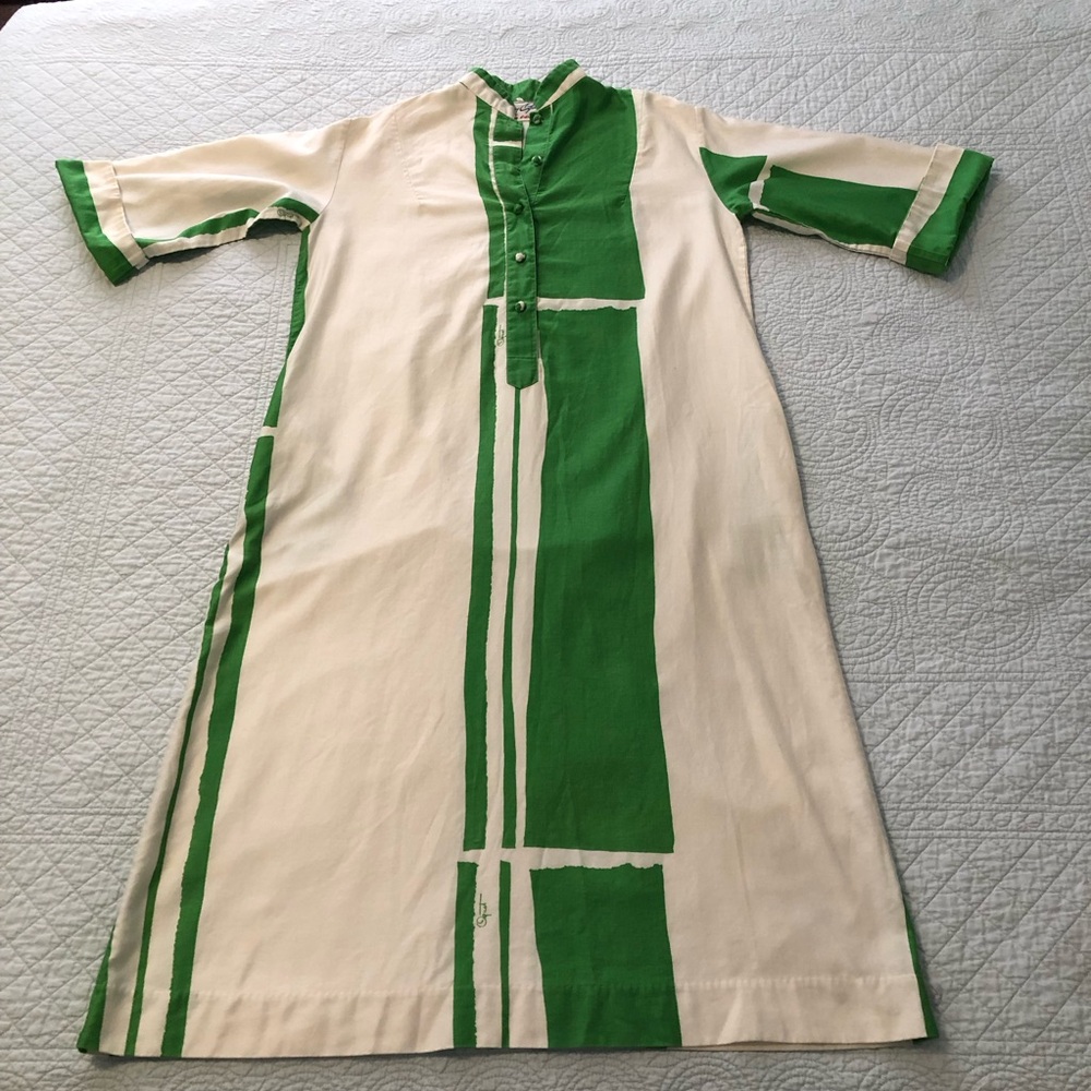 70’s Catherine Ogust for Penthouse Gallery shirt dress. Size large.